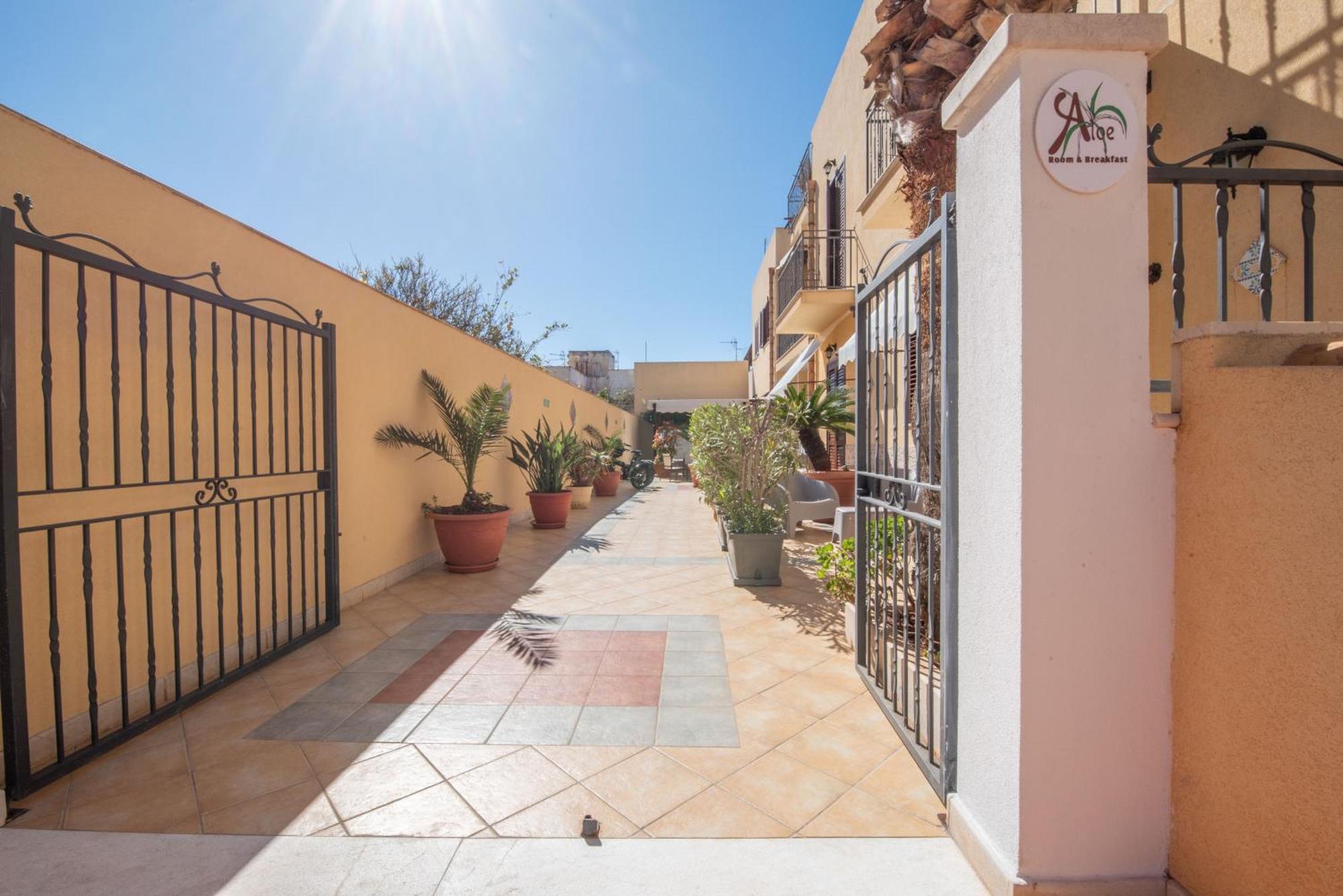 Room And Breakfast Aloe San Vito Lo Capo Luaran gambar